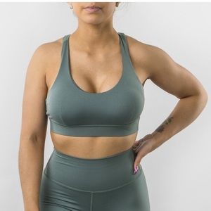 Like New Buffbunny Live Bra in Eden (Forest Green)